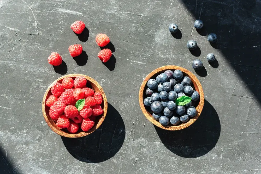 Blueberries and raspberries, hormone balancing foods