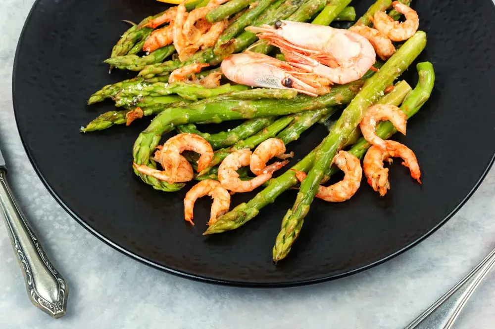 Shrimp and asparangus stir fry