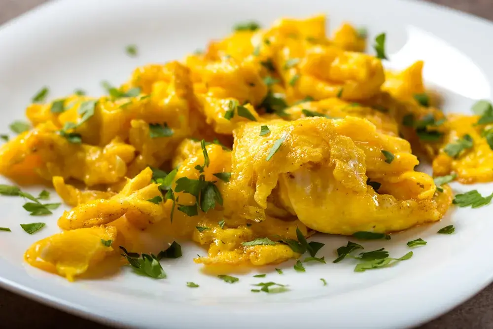 Turmeric scrambled eggs