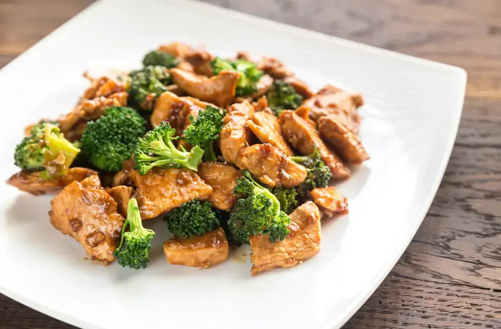Chicken and broccoli stir fry, high protein low calorie meal ideas
