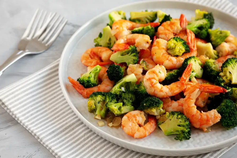 Garlic, broccoli and shrimp