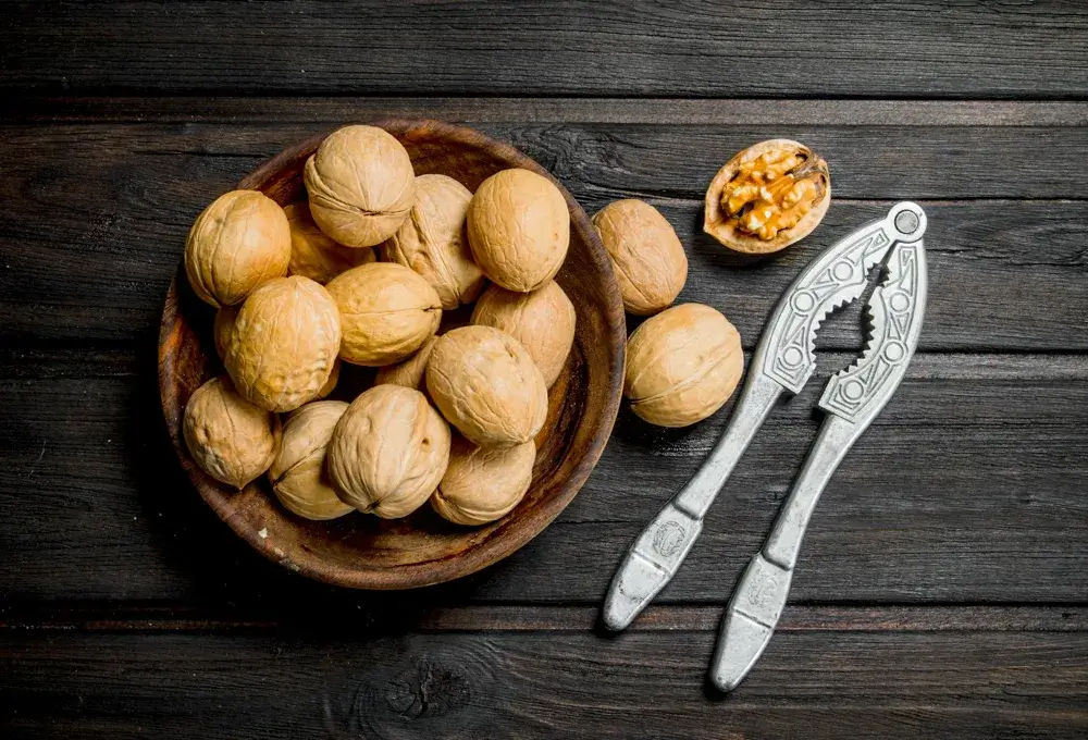 Walnuts, foods high in magnesium