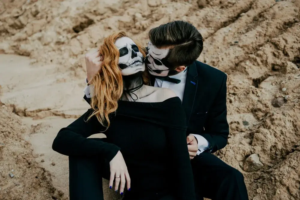 Halloween costume ideas for couples