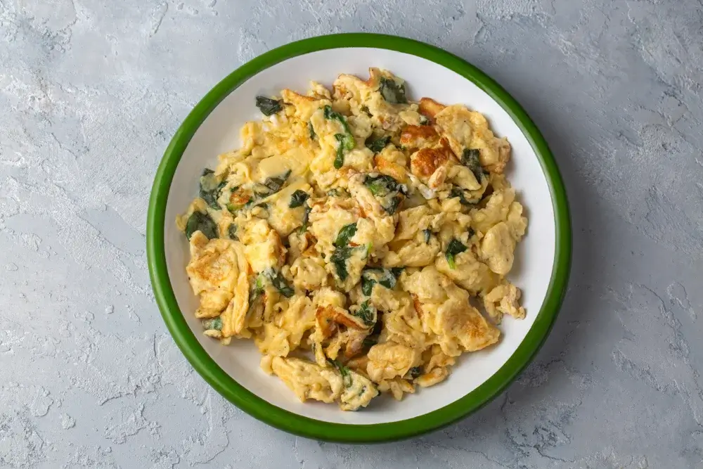 scrambled eggs with spinach