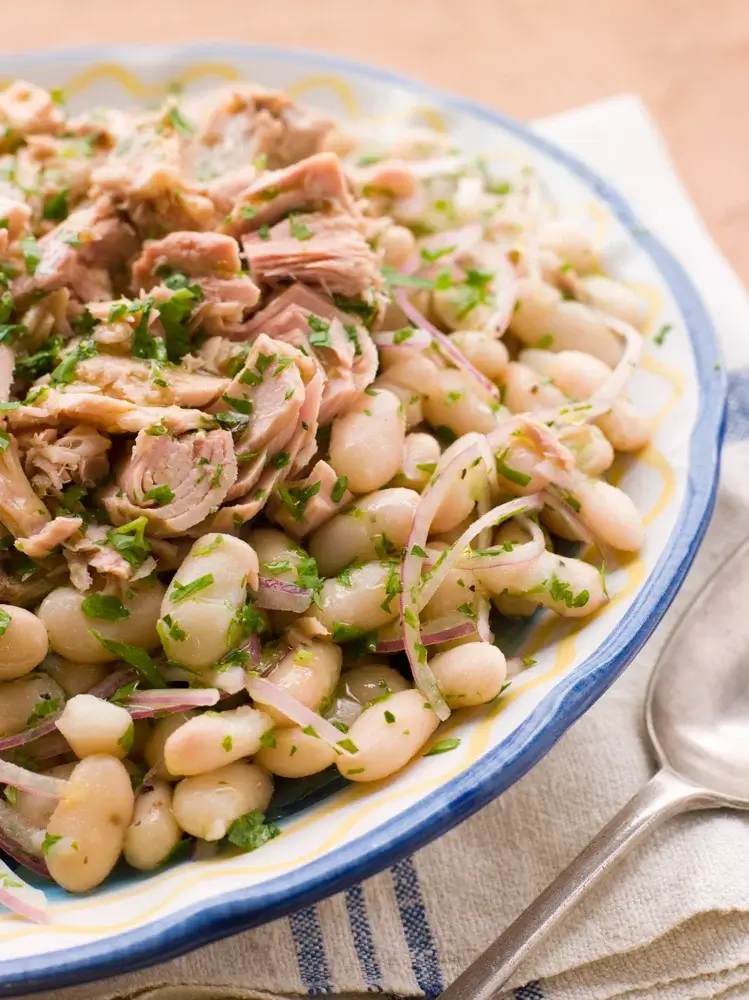 Tuna and white bean salad