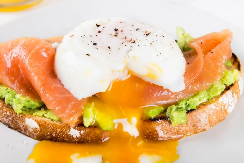 Whole-grain toast with smoked salmon and a poached egg